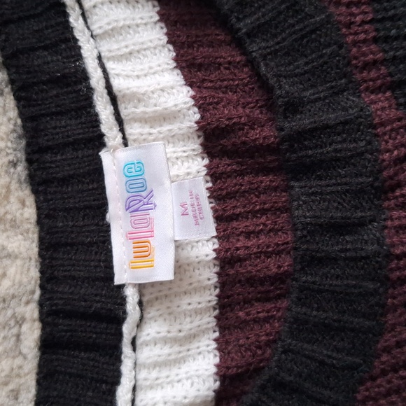 NWT LulaRoe Mariah sweater size M - Picture 2 of 4